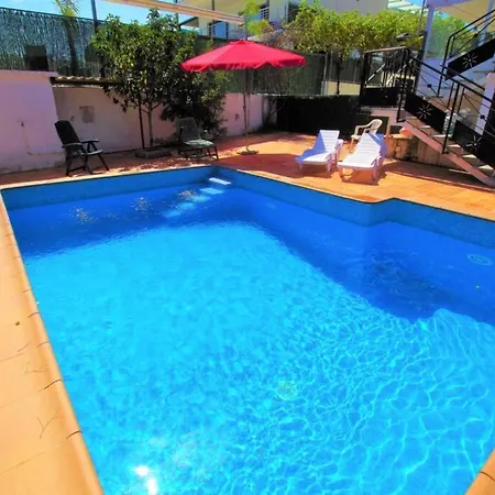 V&v Lloret-villa Jordi Con Aire Acondicionado, Mesa Ping-pong, Piscina, Barbacoa!! * Lloret de Mar