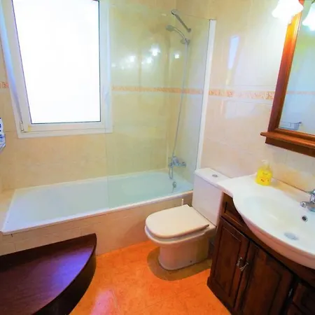 V&v Lloret-villa Jordi Con Aire Acondicionado, Mesa Ping-pong, Piscina, Barbacoa!! * Lloret de Mar